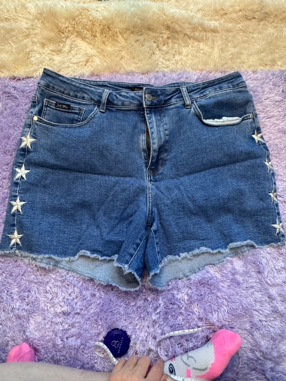 Judy Blue - Embroidered Stars with Frayed Hem - Med Wash - 2X